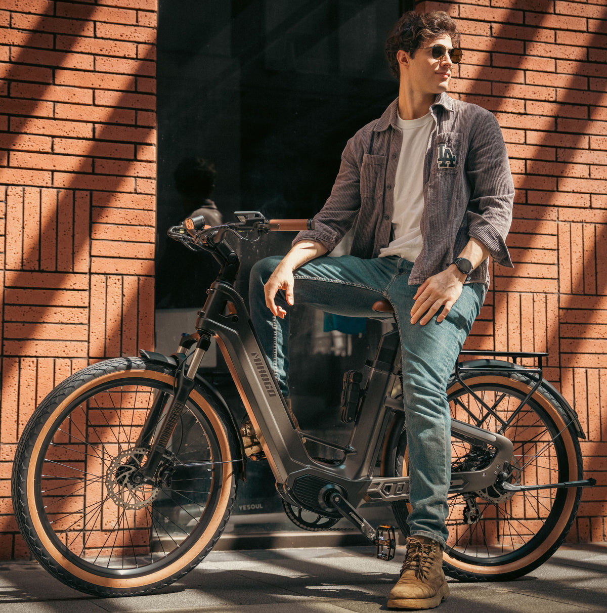 MIHOGO AIR 750W Carbon Fiber Urban Commuting Electric Bicycle